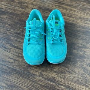 LIGHTLY WORN NIKE FREES